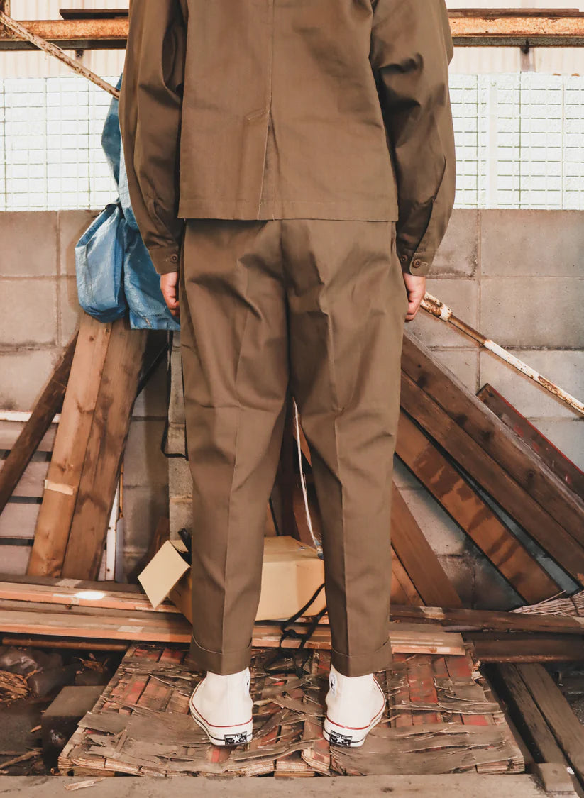 WOODBLOCK2TUCK HERRINGBONE TROUSER - OLIVE