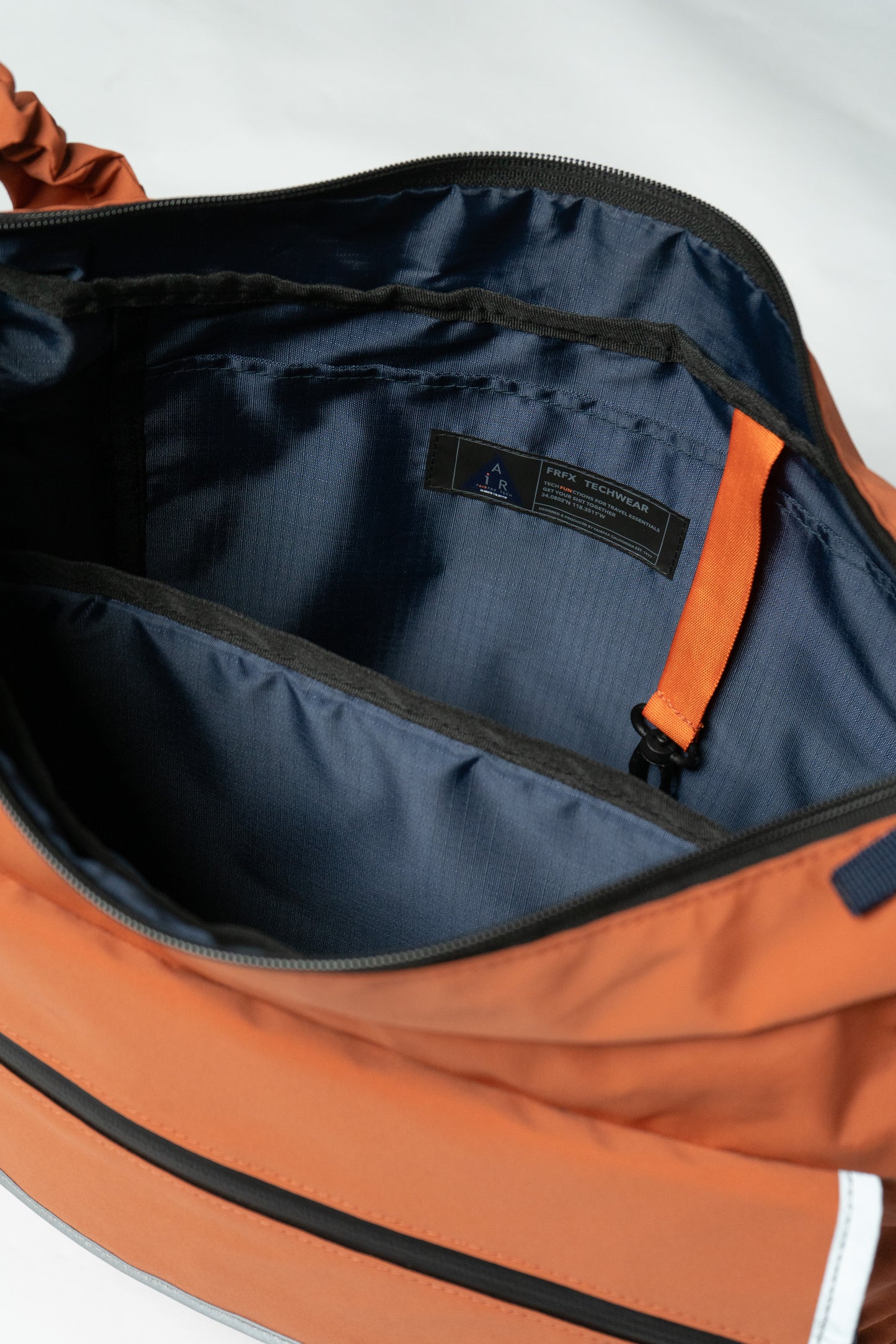 FAIRFAX DRSWSTRINGS SHOULDER BAG