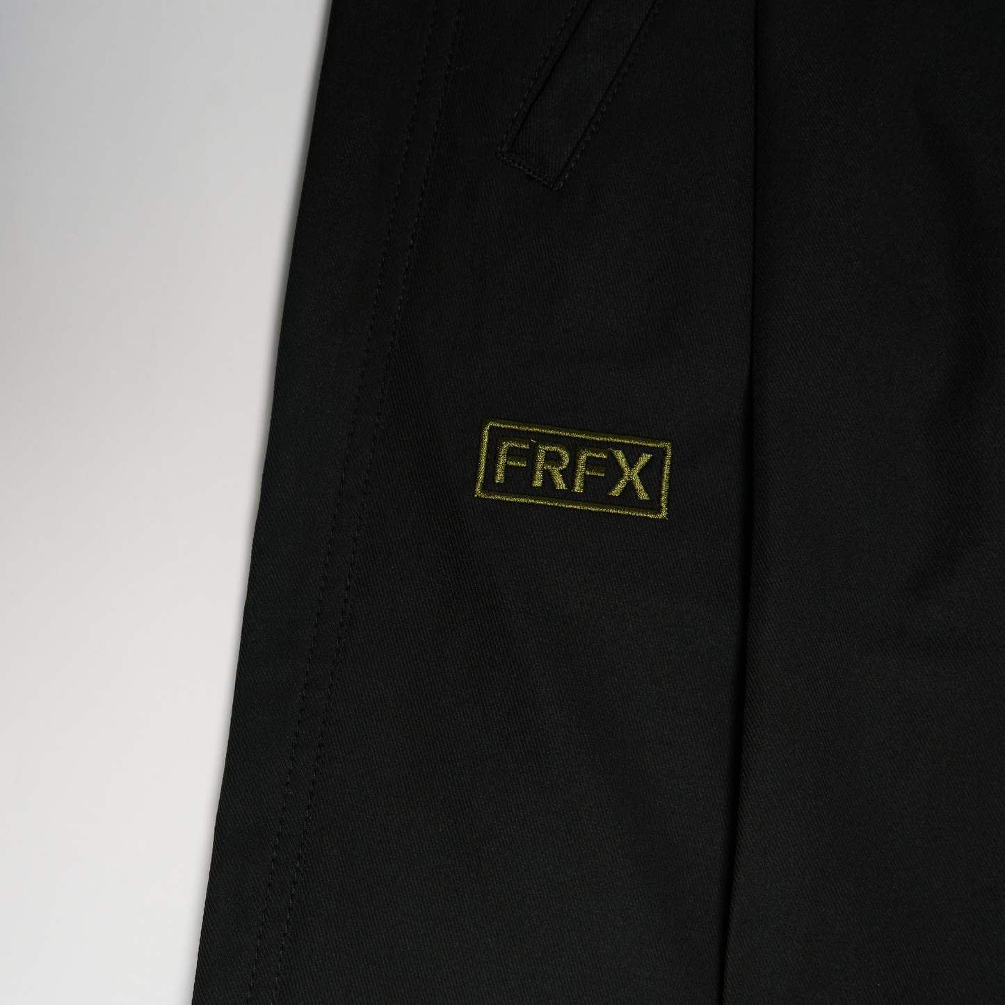 PLEATED CHINO SHORTS - FFST18