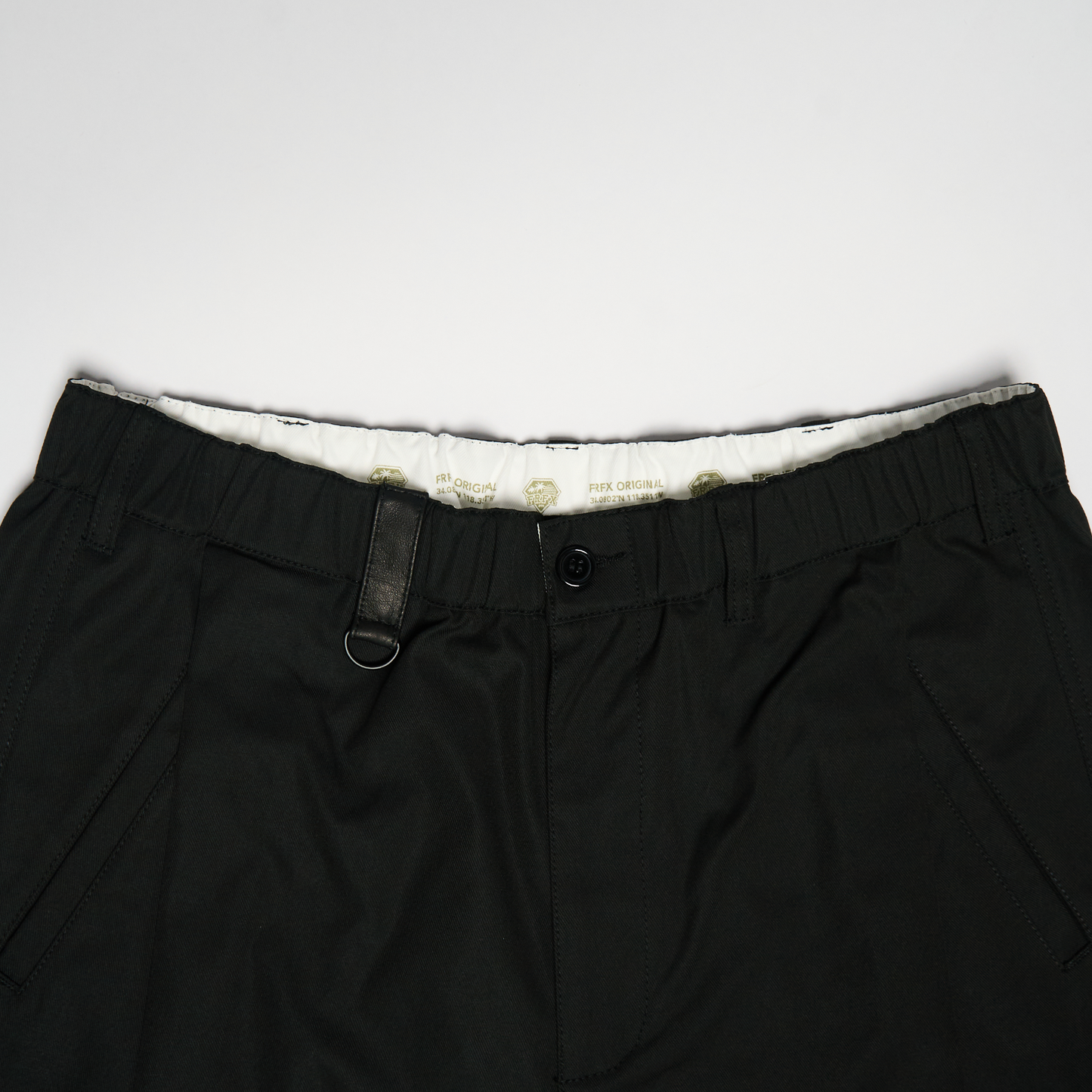 PLEATED CHINO SHORTS - FFST18