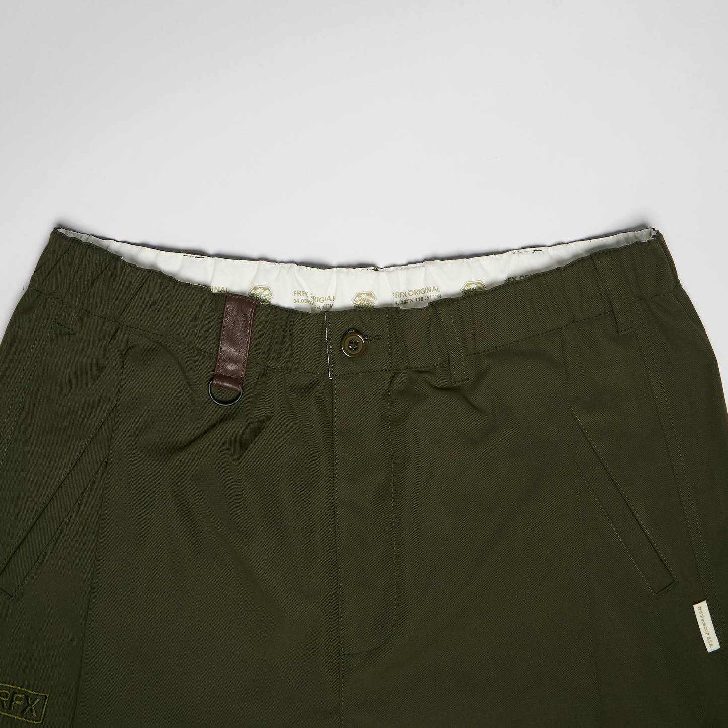 PLEATED CHINO SHORTS - FFST18