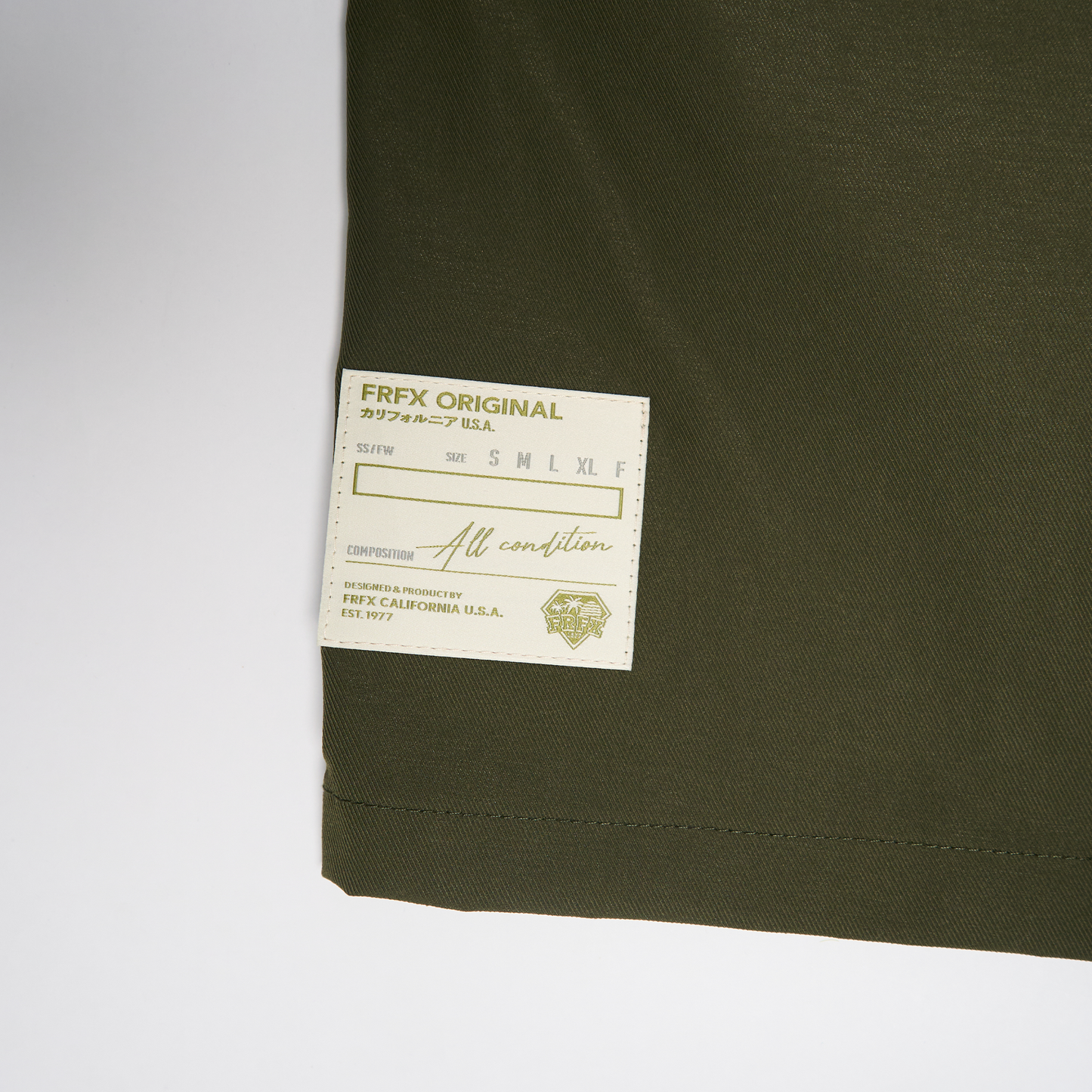 PLEATED CHINO SHORTS - FFST18