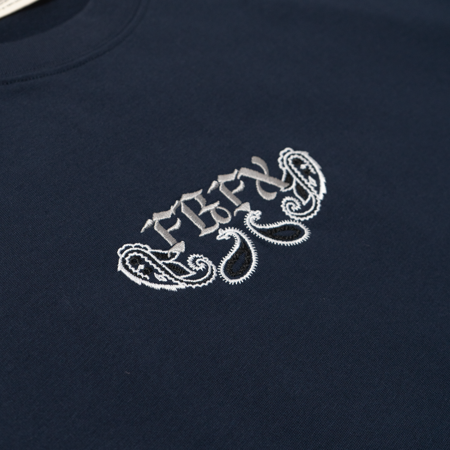 FRFX PEACE EMB. TEE - FFTE54