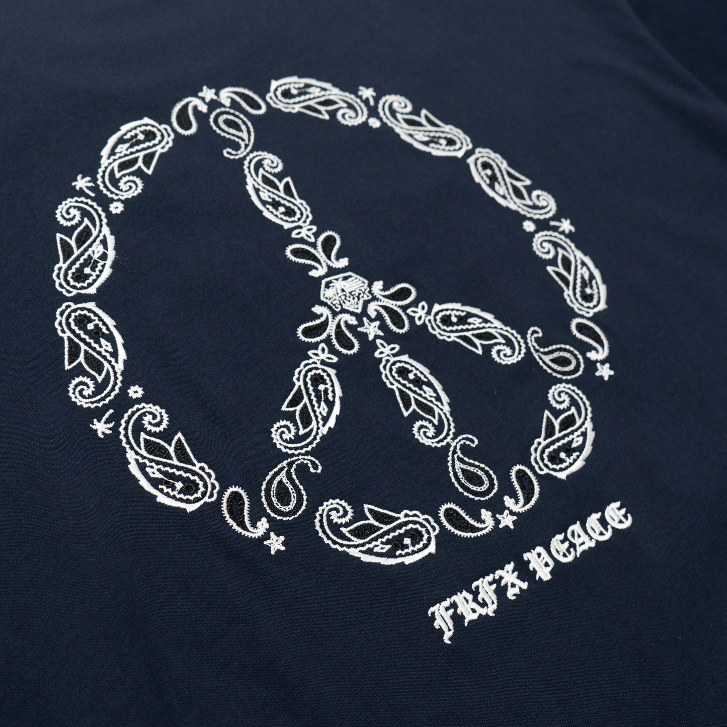 FRFX PEACE EMB. TEE - FFTE54