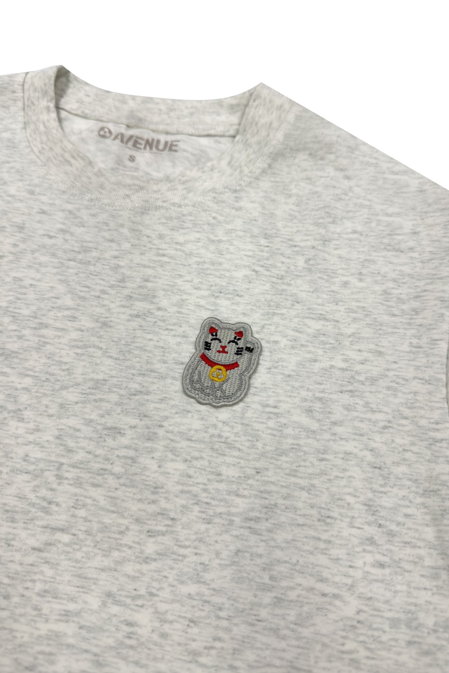 AVENUE COOL TOUCH BADGE TEE (CAT)