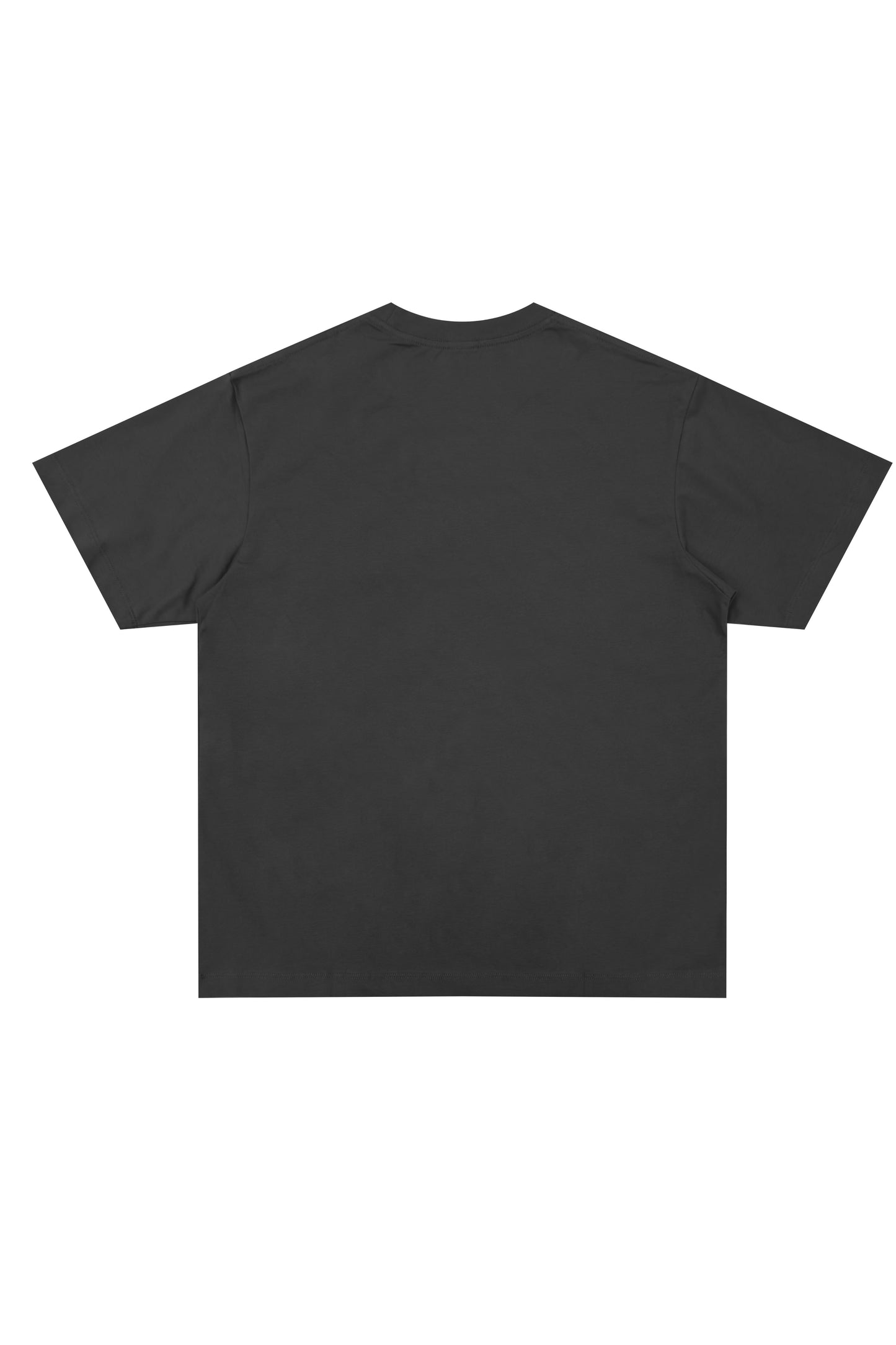 AVENUE COOL TOUCH BADGE TEE (FLAG)