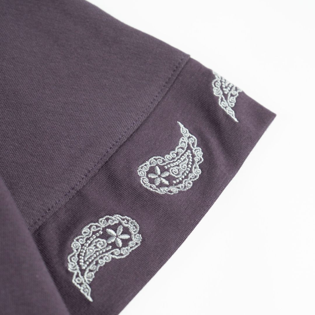 *PRE-ORDER FAIRFAX PAISLEY SLEEVE EMB CROP TEE