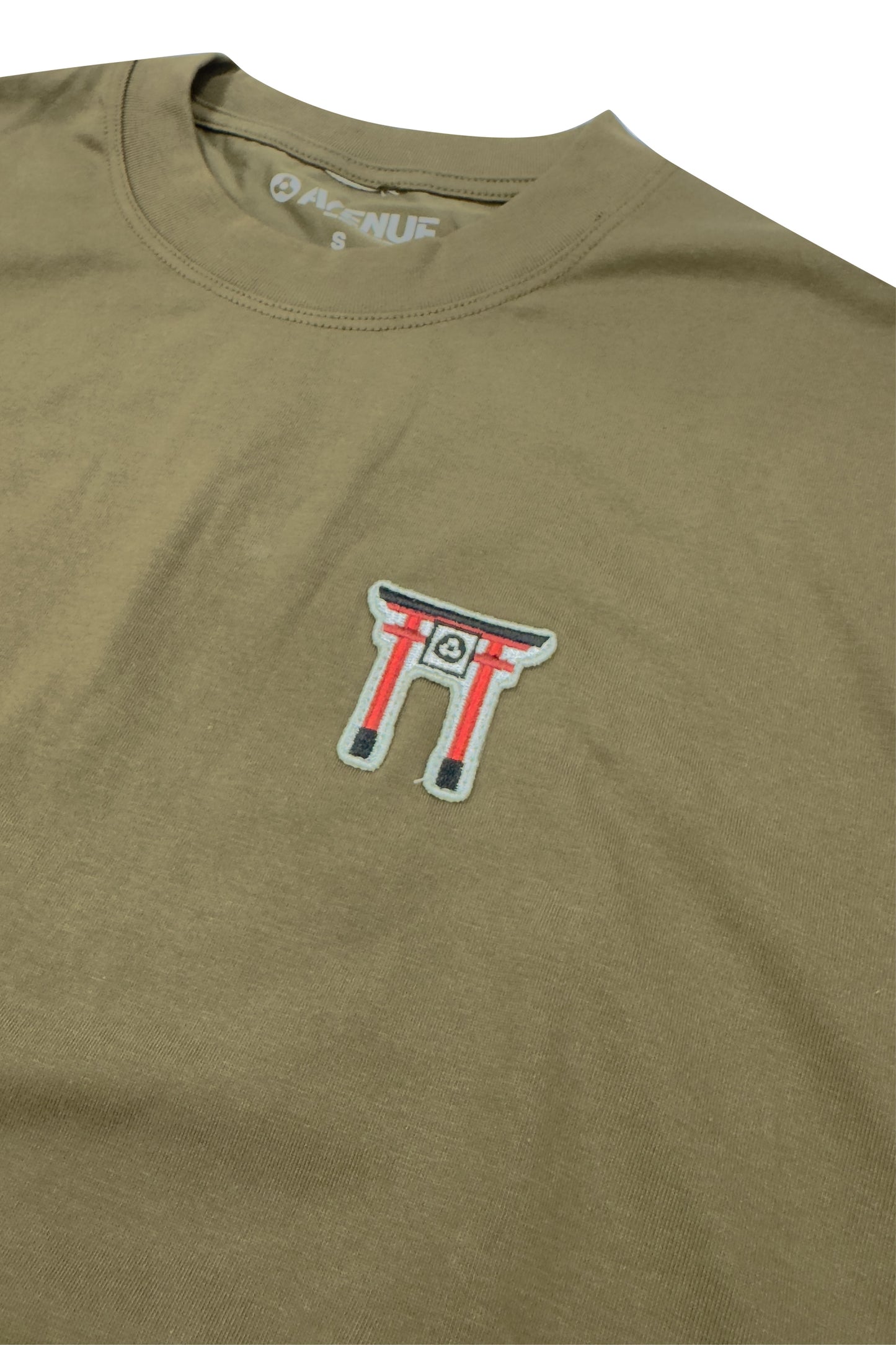AVENUE COOL TOUCH BADGE TEE (TORII)