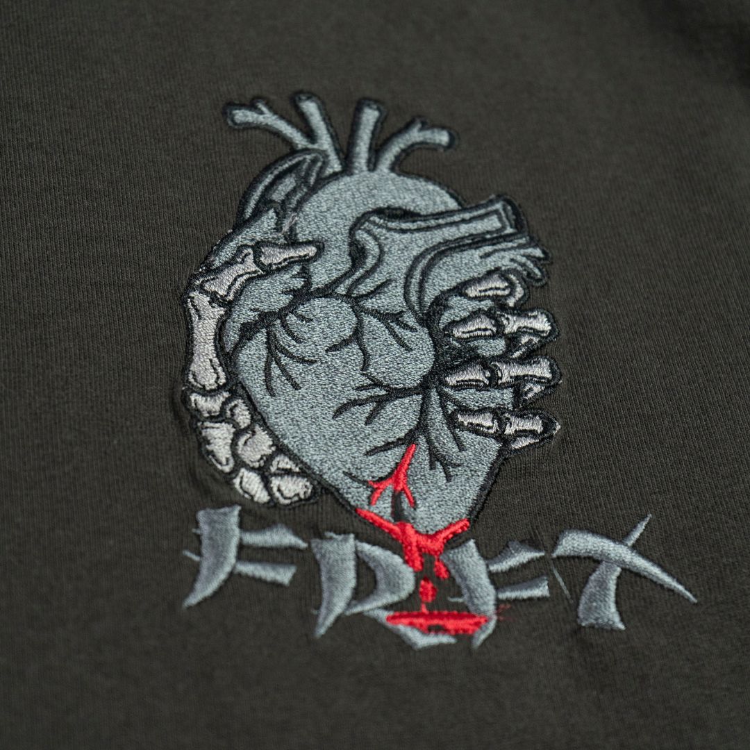 FAIRFAX WASH SKELETON EMB. TEE