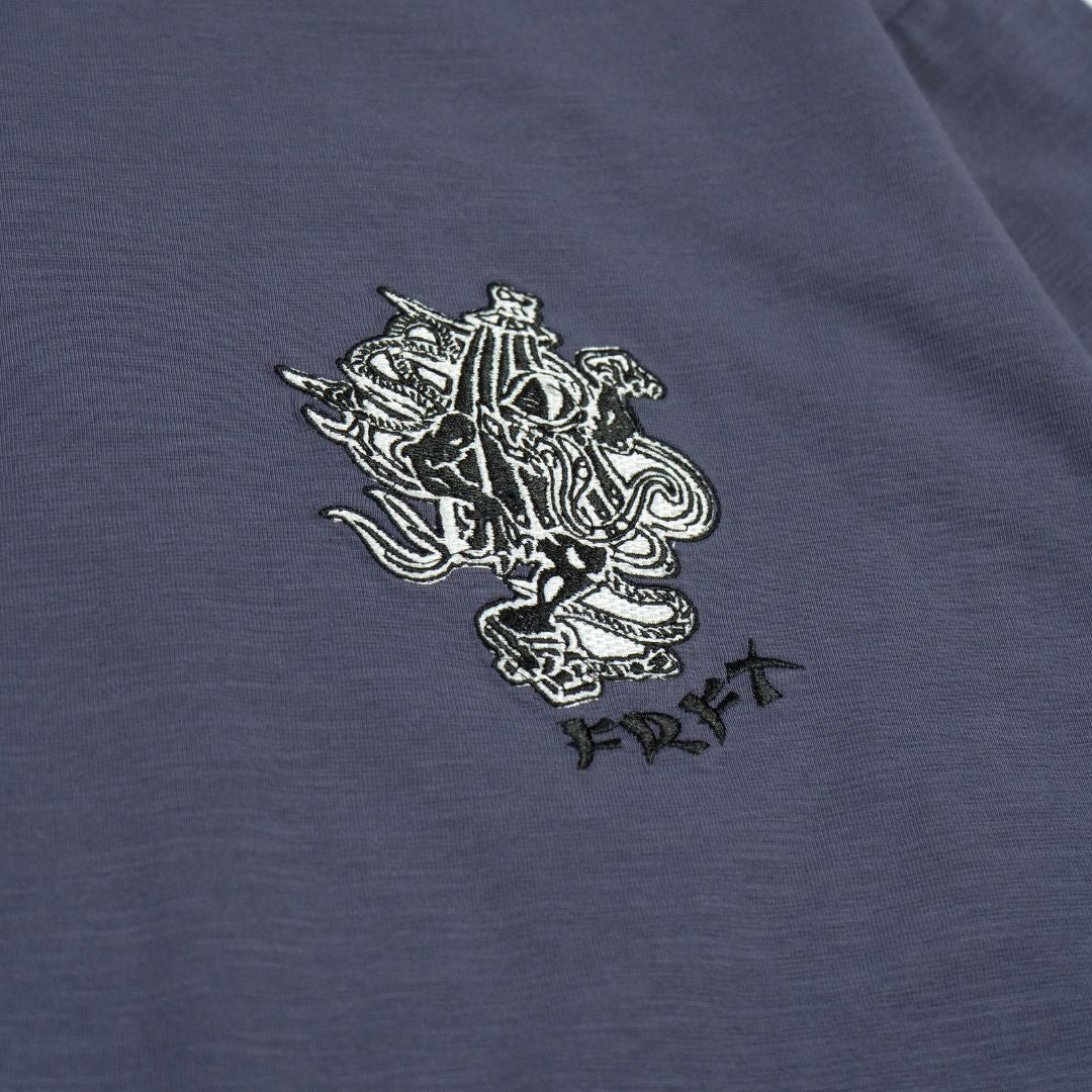 FAIRFAX KARAKASA KOZŌ EMB TEE