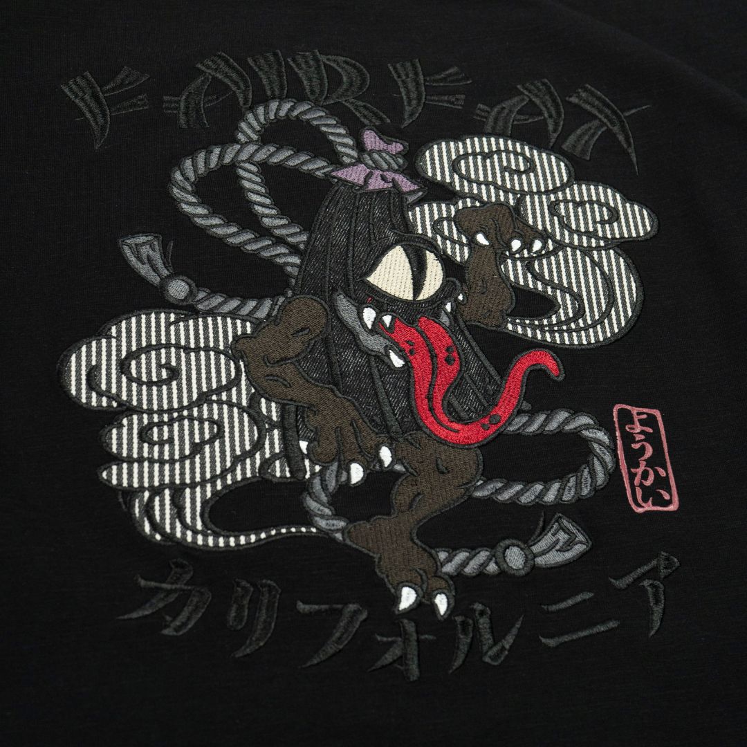 FAIRFAX KARAKASA KOZŌ EMB TEE