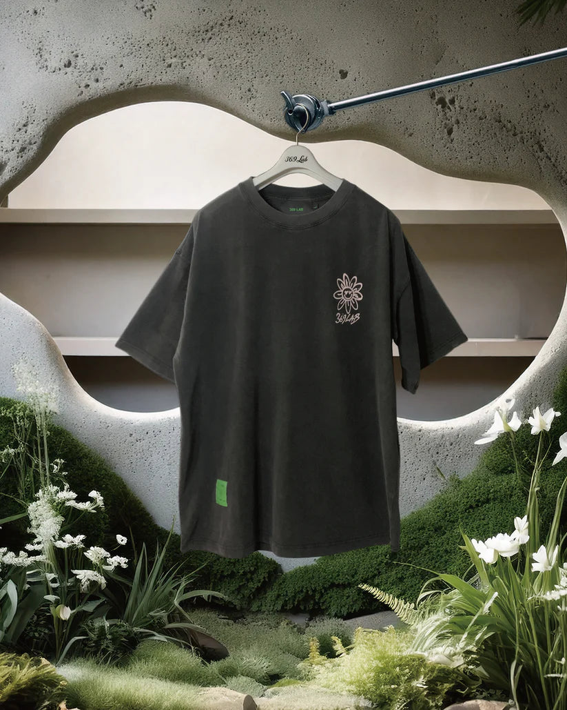369 LAB Heart Eyes Baby Flower Tee