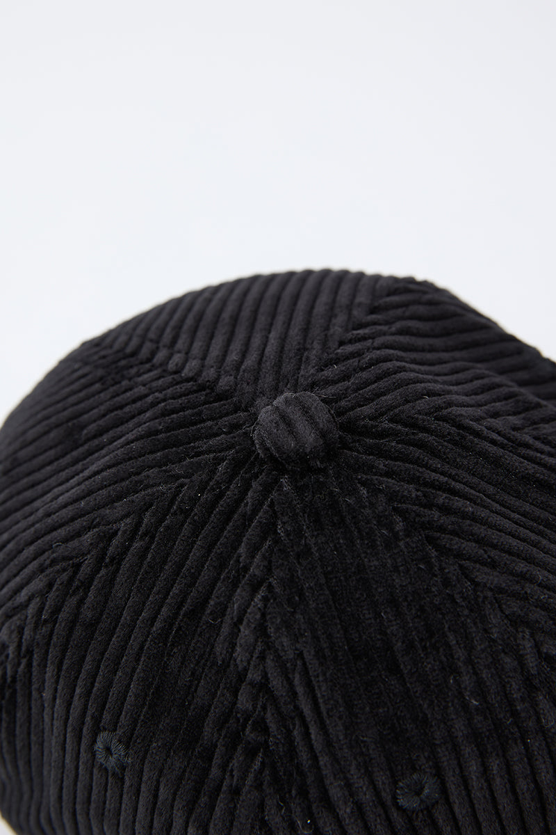 Taking a stroll in Tokyo Corduroy Cap｜Black
