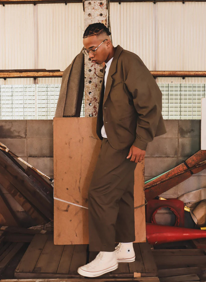 WOODBLOCK２TUCK HERRINGBONE TROUSER - OLIVE