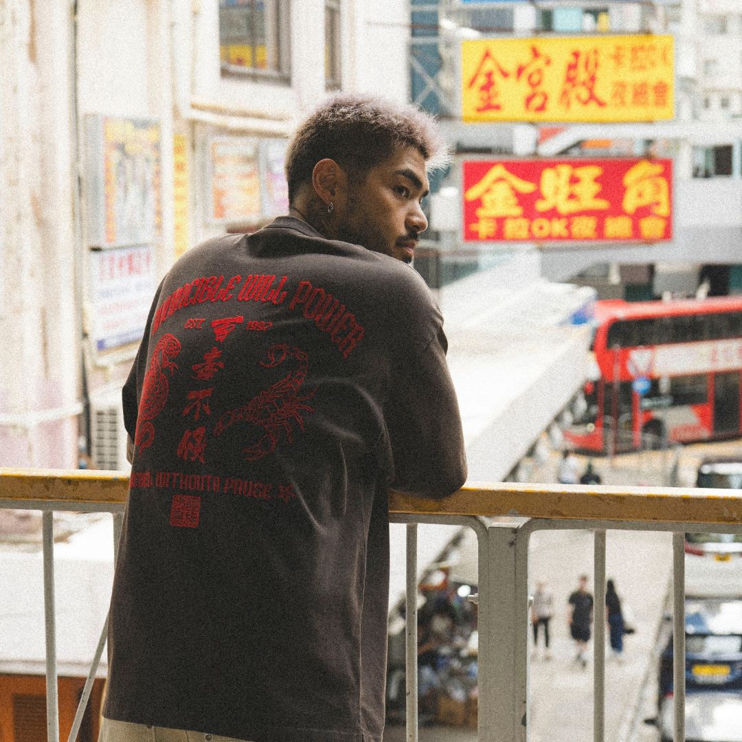 DUSTY INVINCIBLE EMB TEE