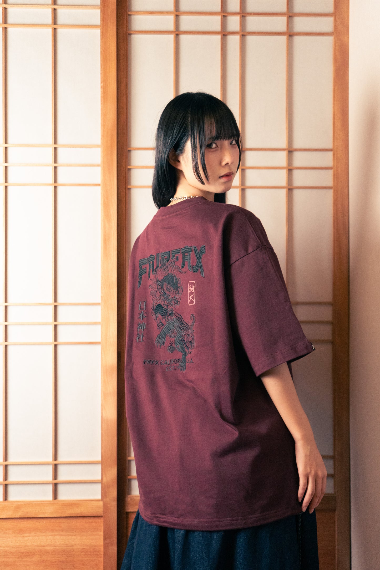 FAIRFAX KOMAINU EMB. TEE