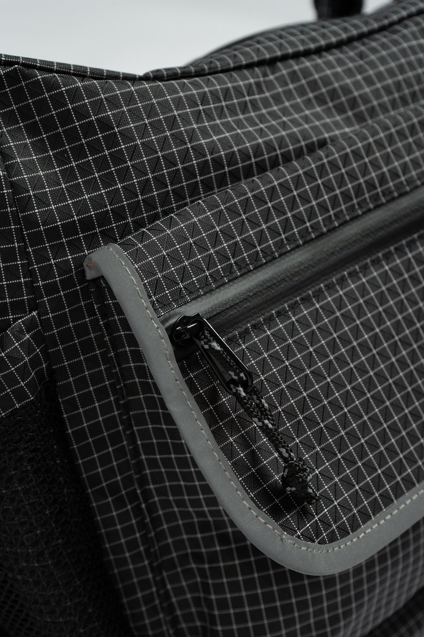 FAIRFAX DRSWSTRINGS SHOULDER BAG (CORDURA)