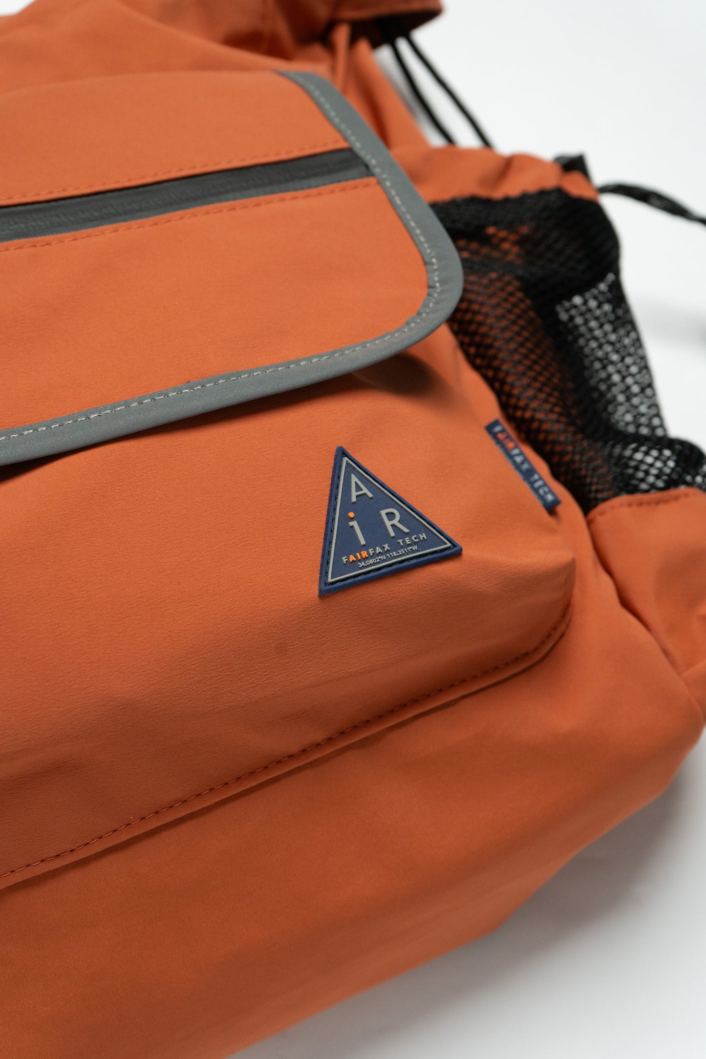 FAIRFAX DRSWSTRINGS SHOULDER BAG
