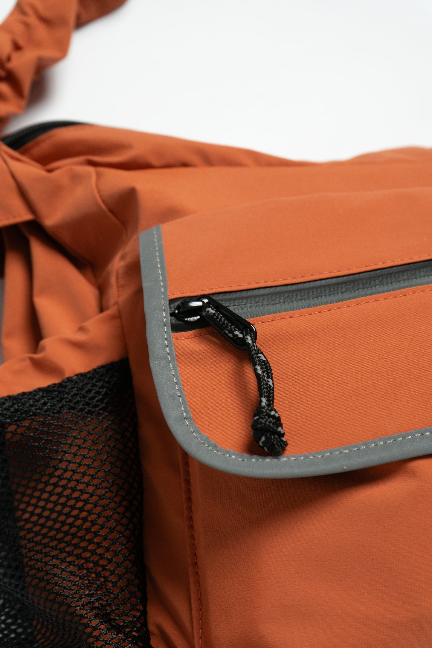 FAIRFAX DRSWSTRINGS SHOULDER BAG