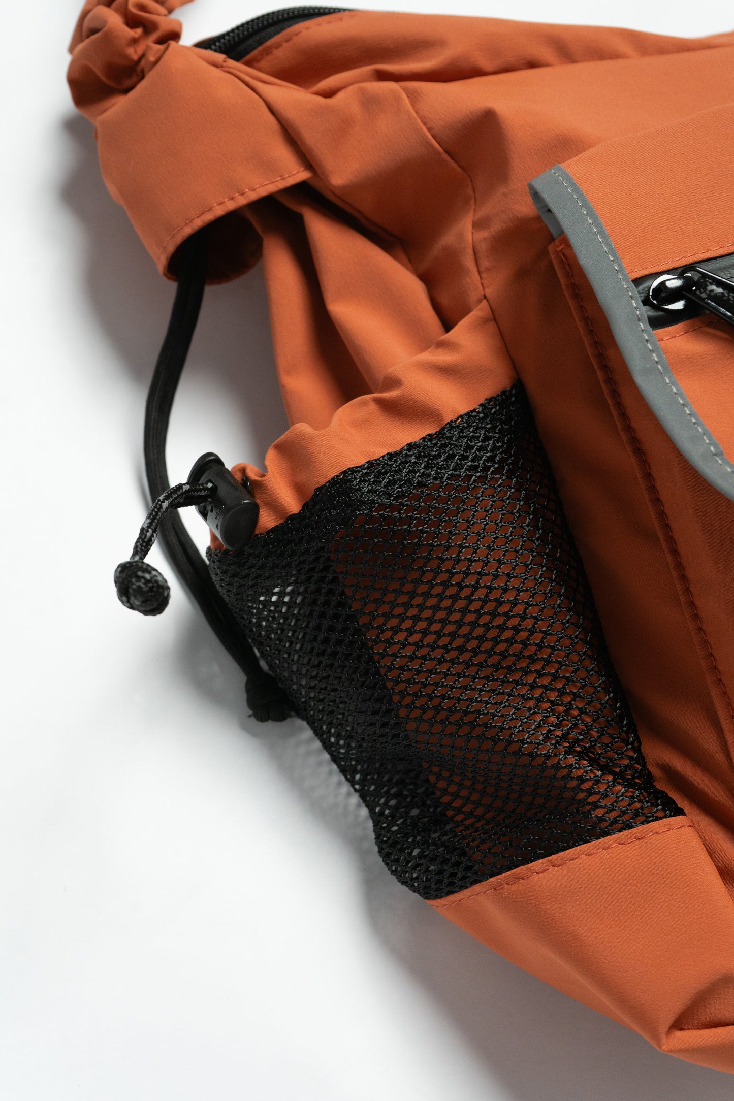 FAIRFAX DRSWSTRINGS SHOULDER BAG