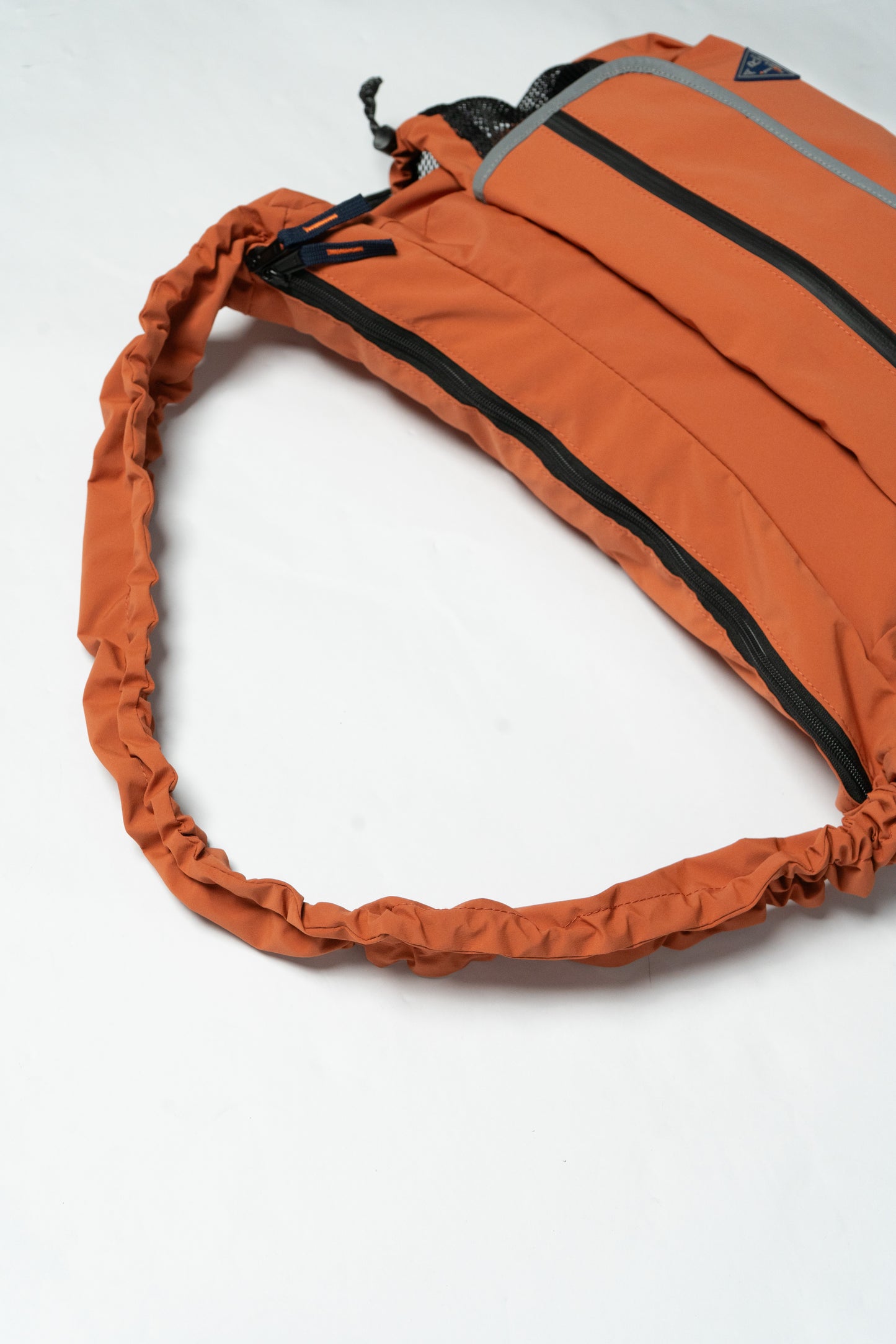 FAIRFAX DRSWSTRINGS SHOULDER BAG