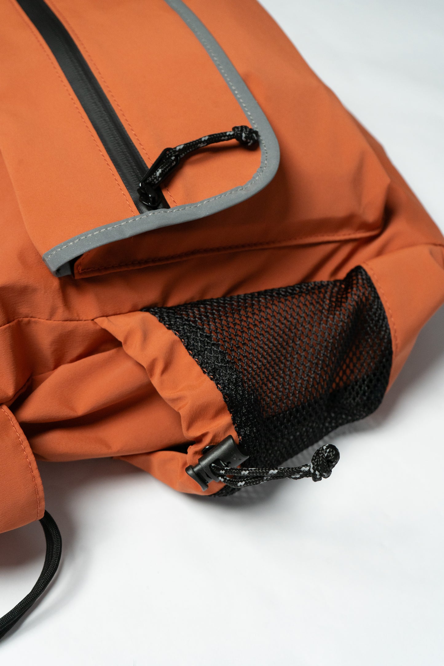 FAIRFAX DRSWSTRINGS SHOULDER BAG
