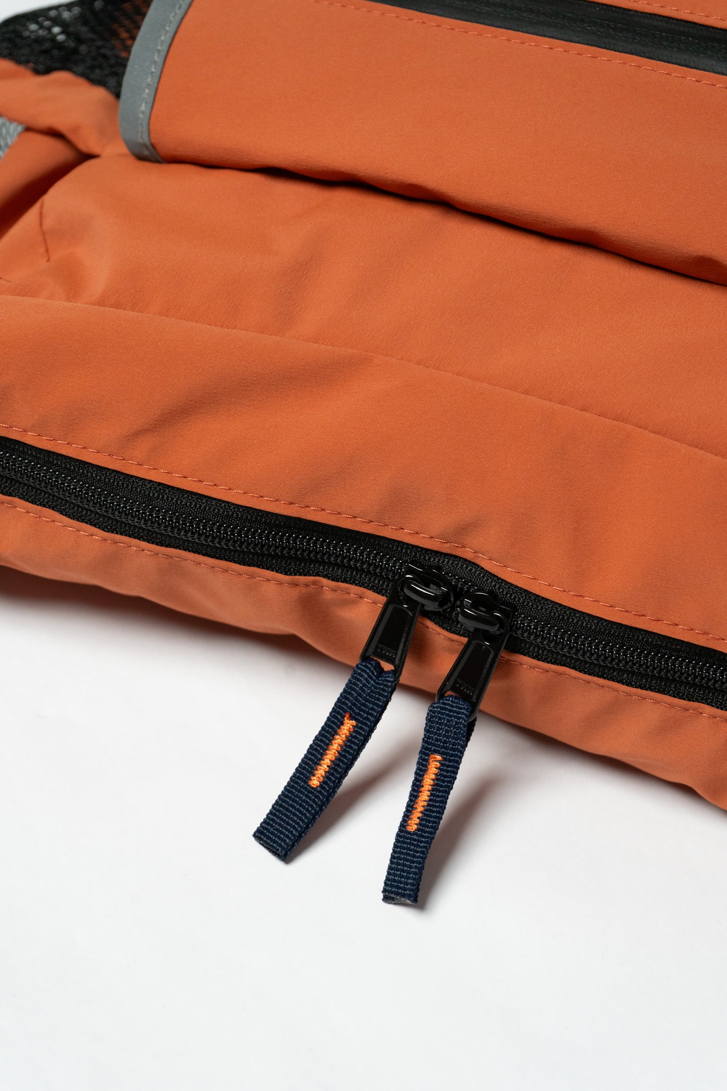 FAIRFAX DRSWSTRINGS SHOULDER BAG