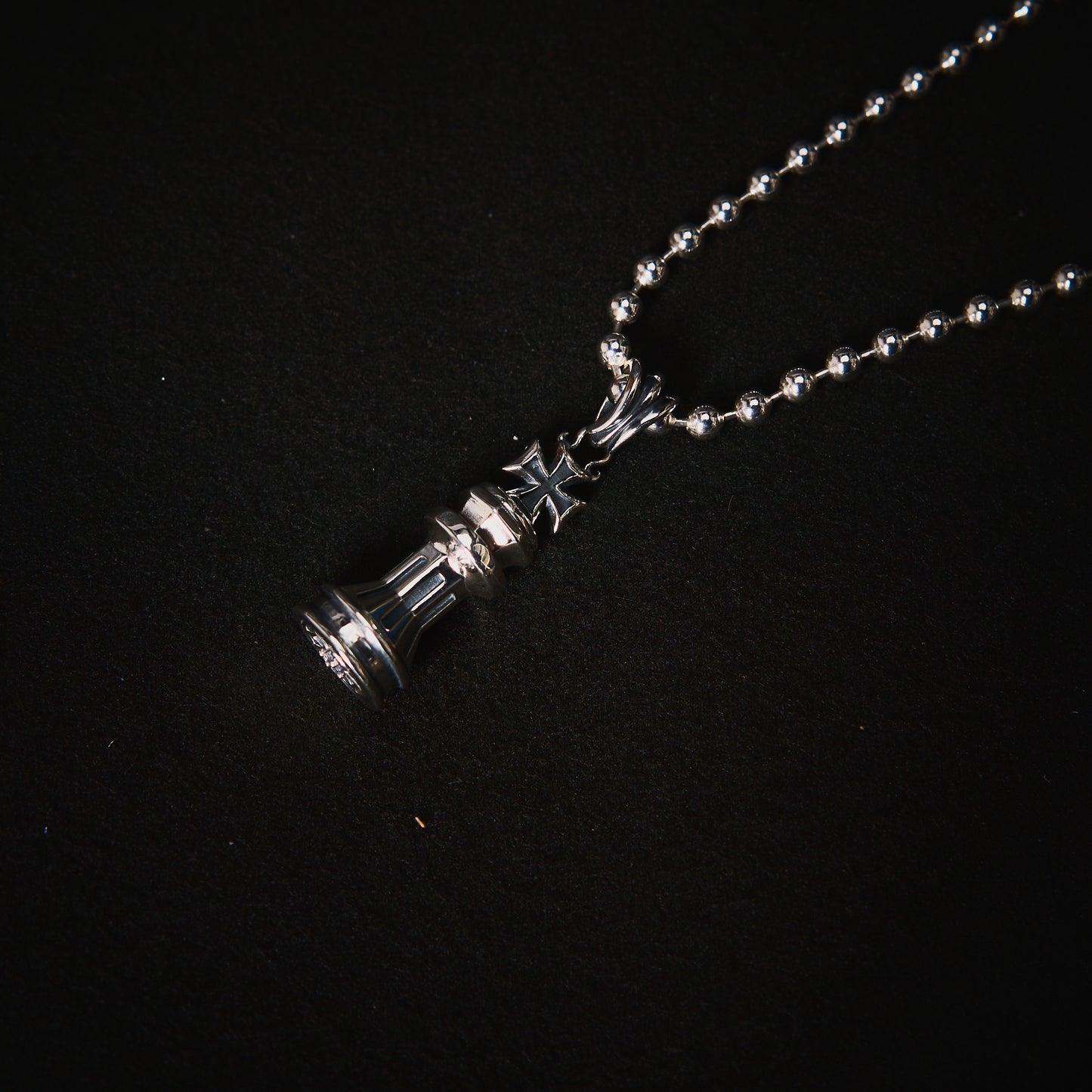 DUSTY CHESS LOCKET