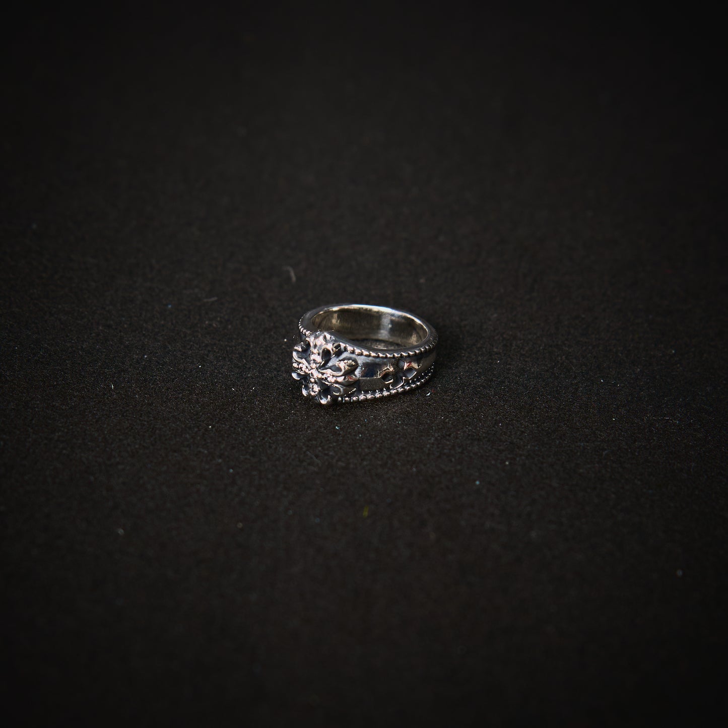 DUSTY CROWN RING