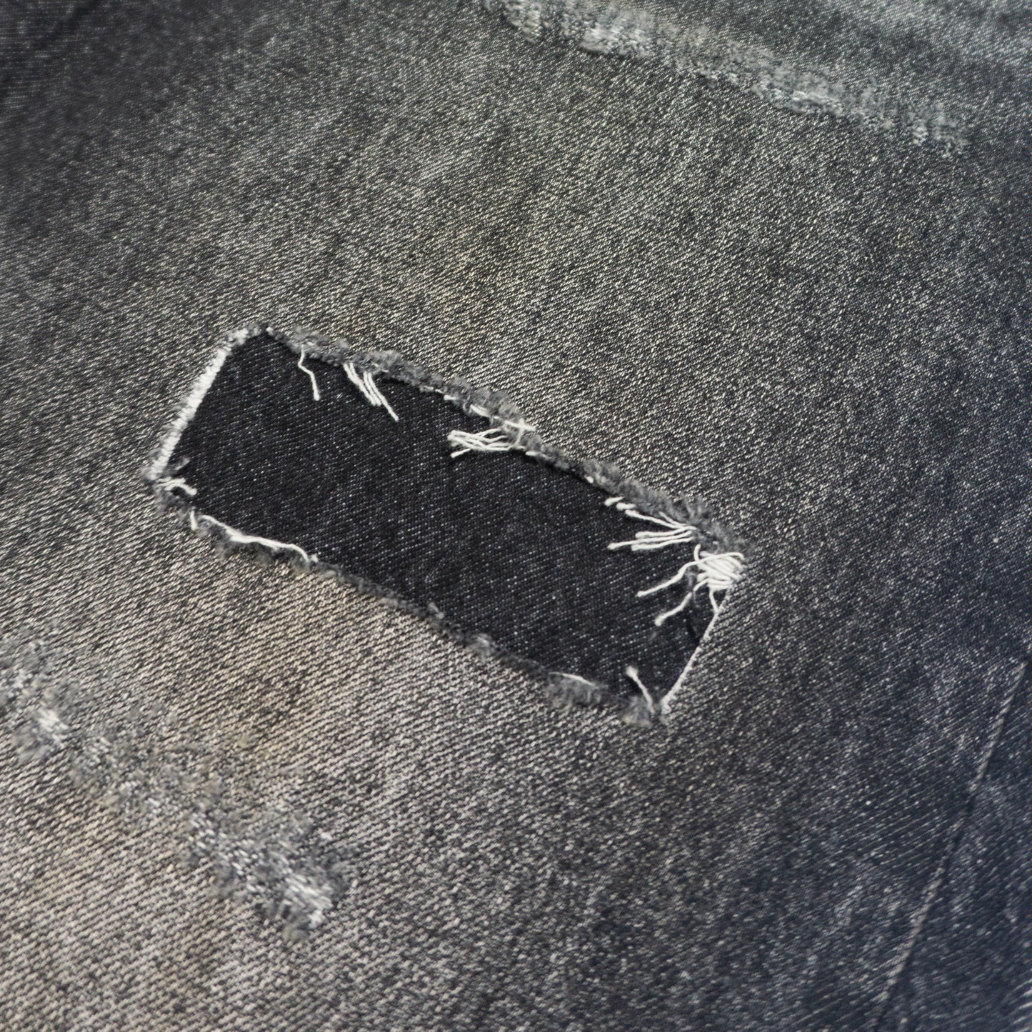 FAIRFAX DOUBLE CROSS DISTRESSED JEANS