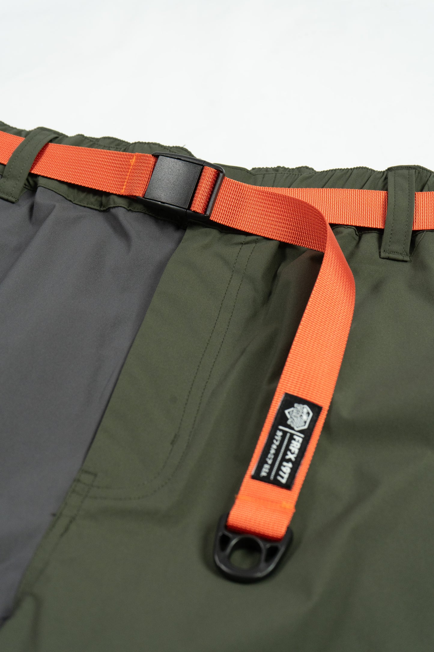 FAIRFAX TEFLON COLORBLOCK SHORTS