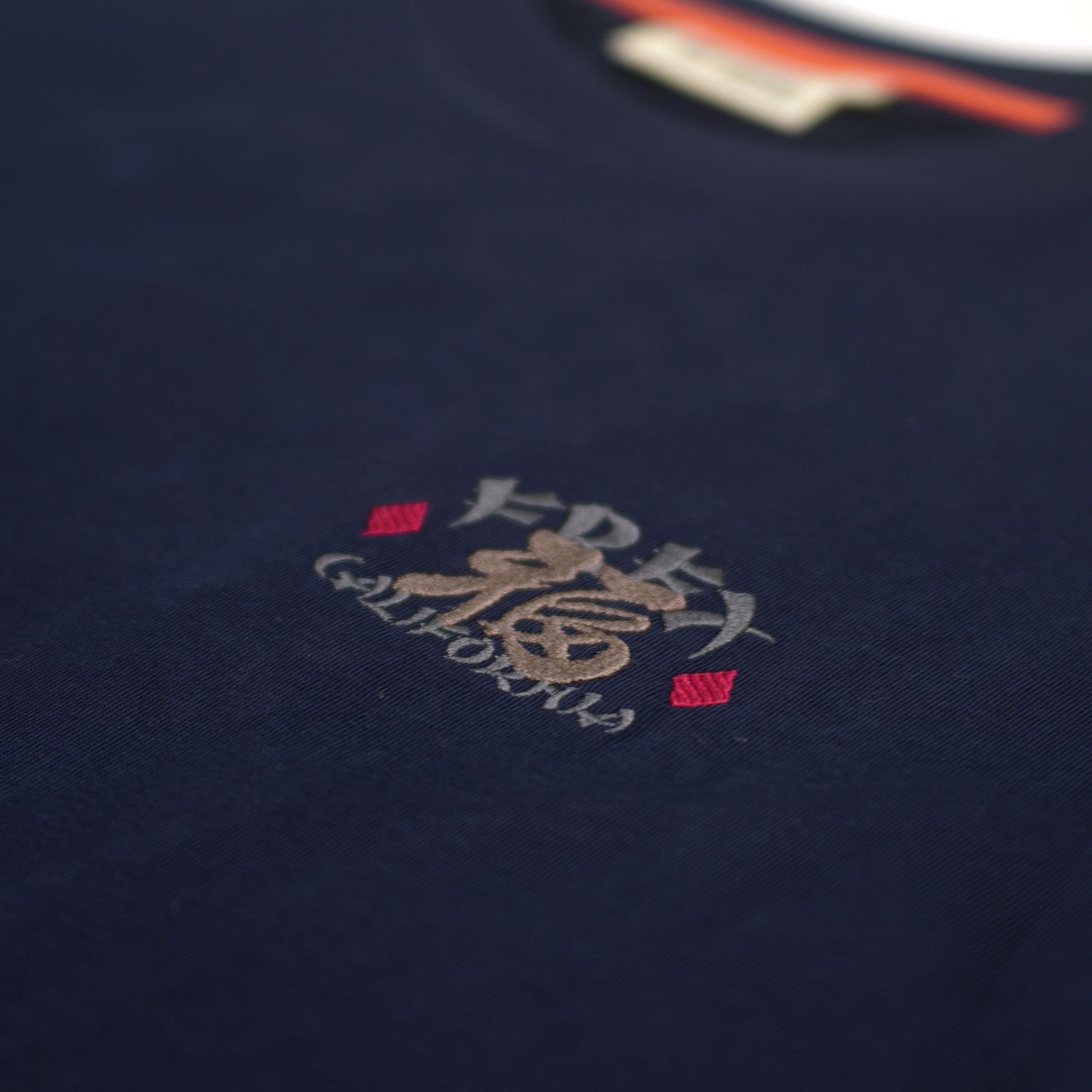 LUCKY DARUMA TEE