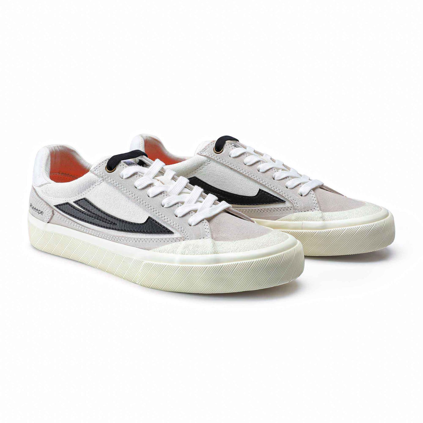 MV0001-101 Minivet : Off-White/Black