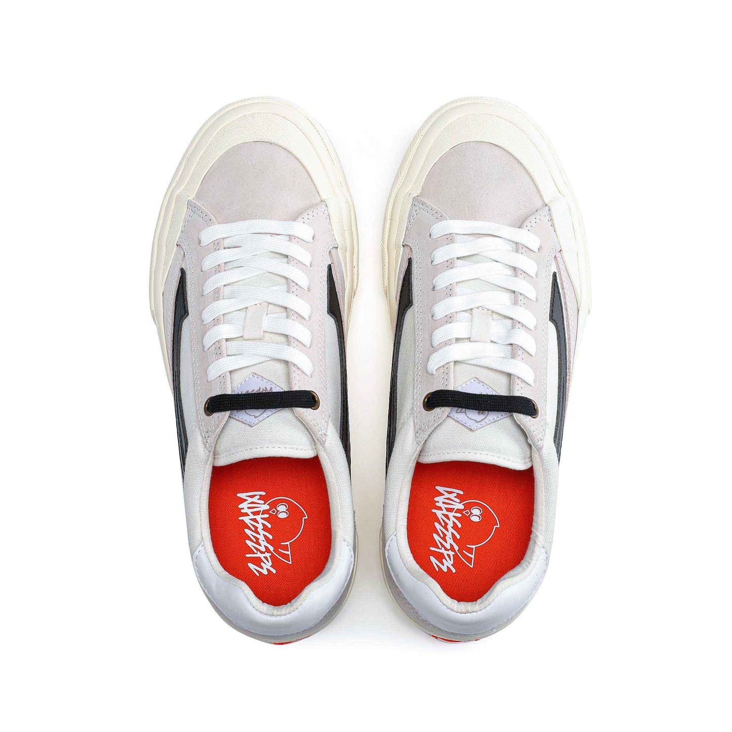 MV0001-101 Minivet : Off-White/Black