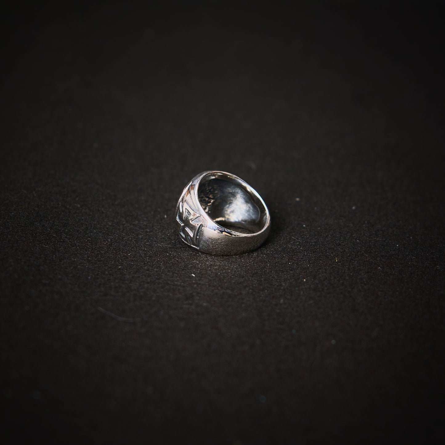 DUSTY HARD CROSS RING