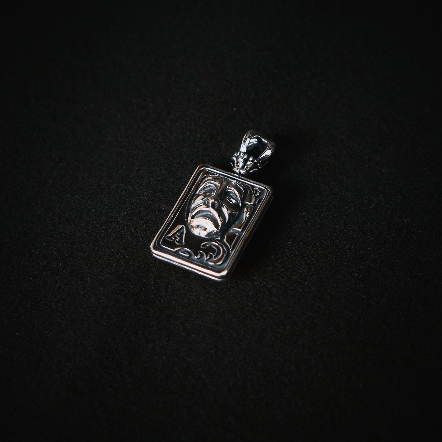 DUSTY JOKER LOCKET