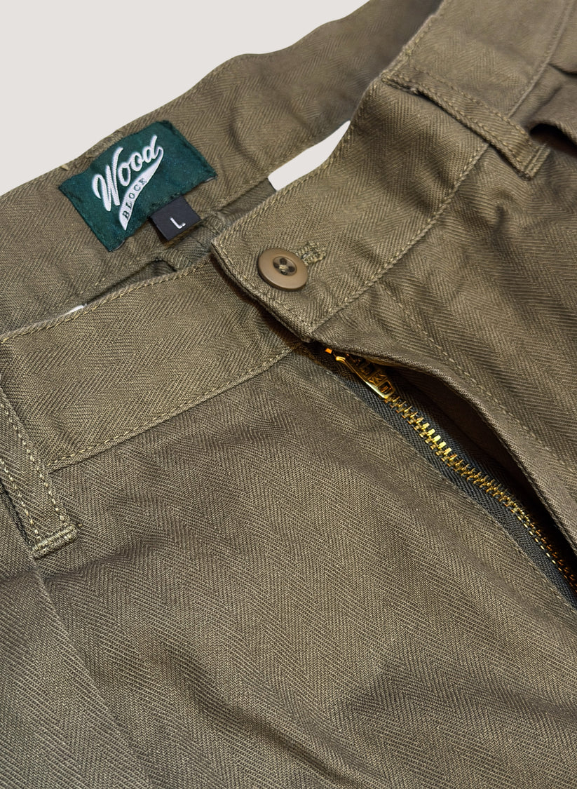 WOODBLOCK２TUCK HERRINGBONE TROUSER - OLIVE