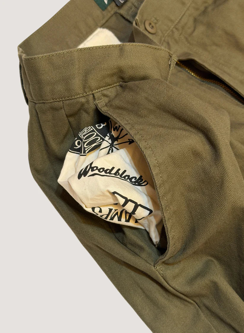 WOODBLOCK２TUCK HERRINGBONE TROUSER - OLIVE