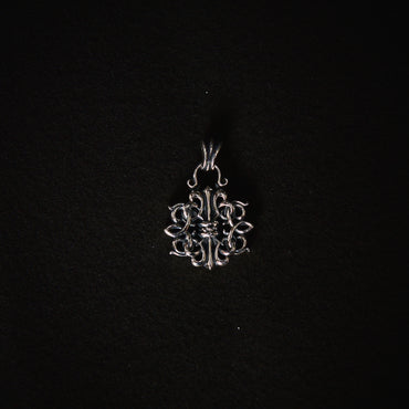 DUSTY ROPE KNOT LOCKET