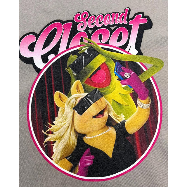 2ND CLOSET "THE SHOW MUST GO ON" PRINTED T-SHIRT