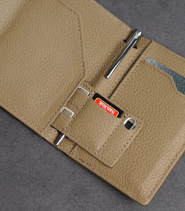 ADD1D-EXPLORER WALLET - LARGE PEBBLED LEATHER EDITION