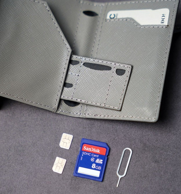 ADD1D-EXPLORER WALLET - SAFFIANO LEATHER EDITION